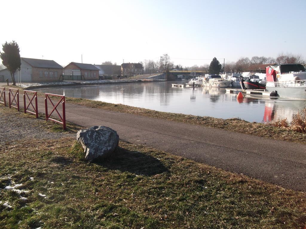 Gite Les Rosiers Traubach-le-Bas Esterno foto